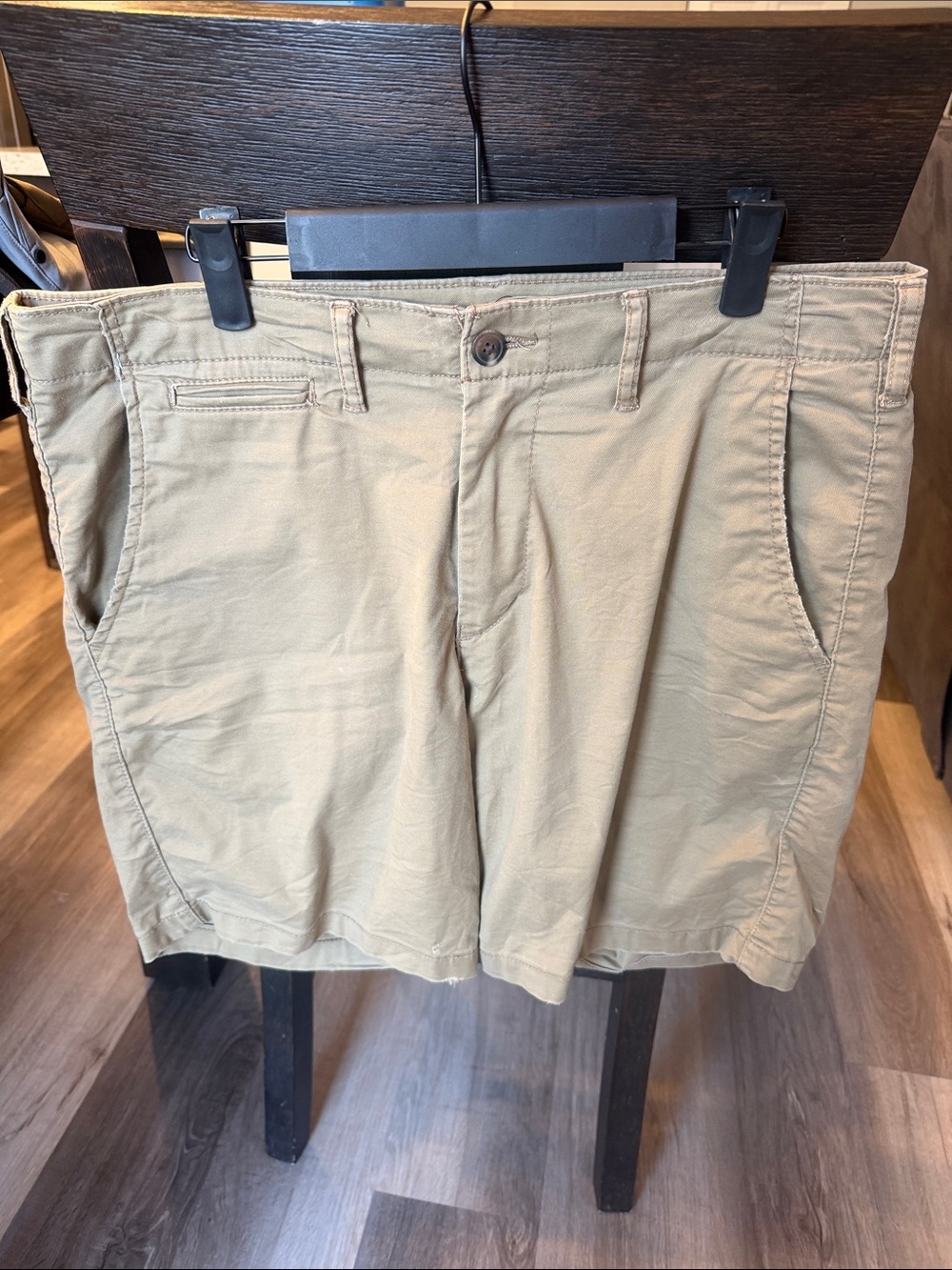 American Eagle Outfitters Men’s Flat-Front Khaki Shorts